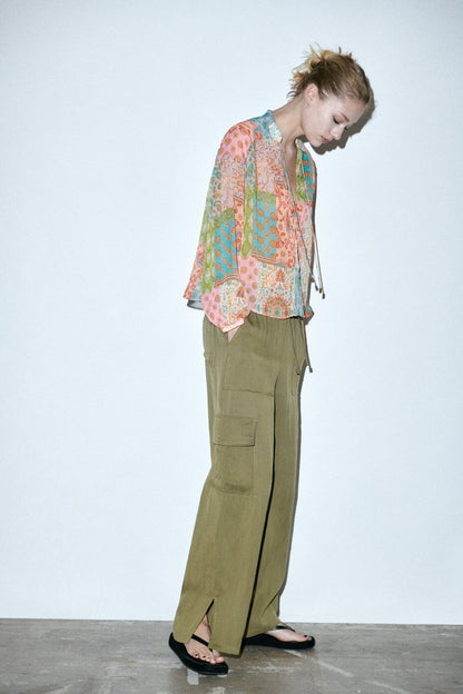 Blusa con bloques de colores florales 