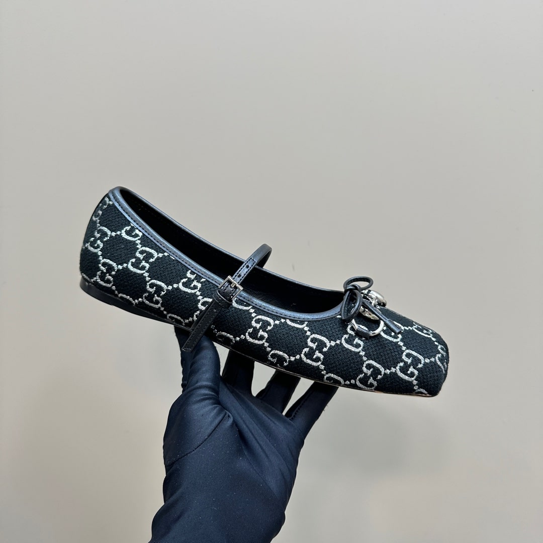 GUCCI WOMEN’S HORSEBIT BALLET FLAT BLACK