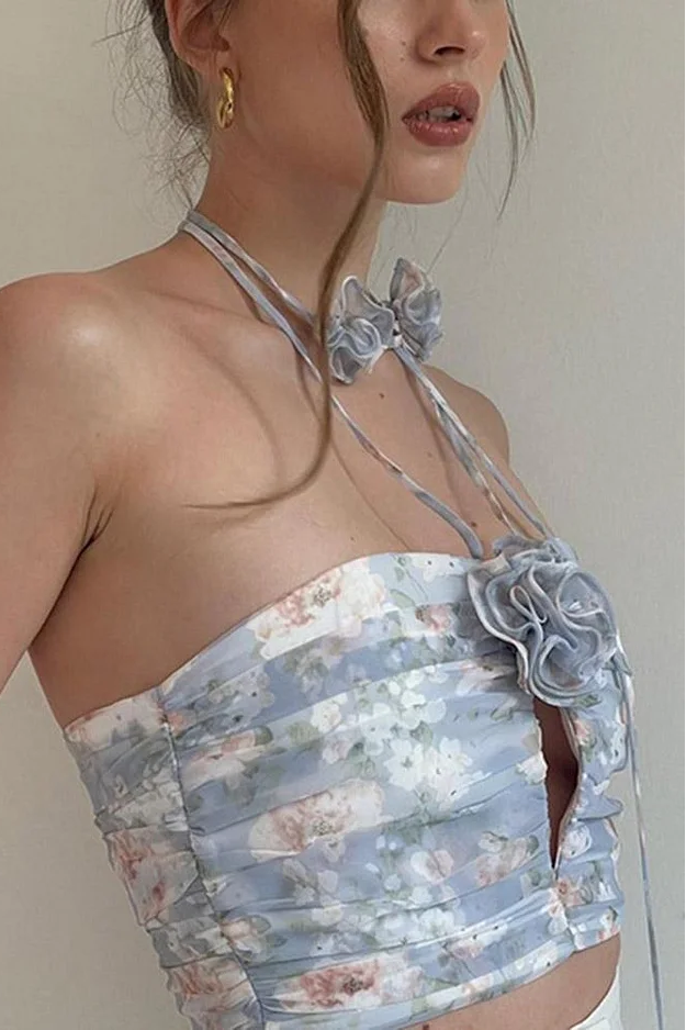 Top floral con cuello halter y espalda descubierta 