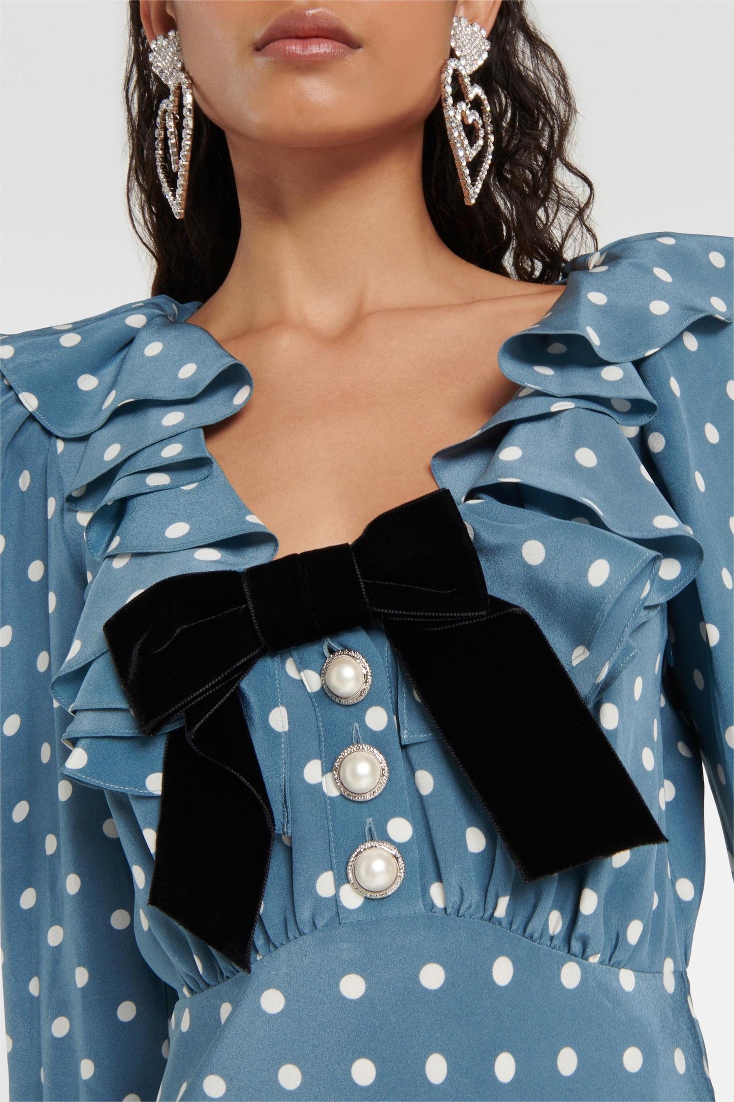 Vestido midi de manga larga con cuello en V 