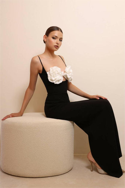 Vestido largo camisola sin espalda con flores 3D 