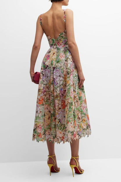 Vestido midi de encaje con bordado floral 