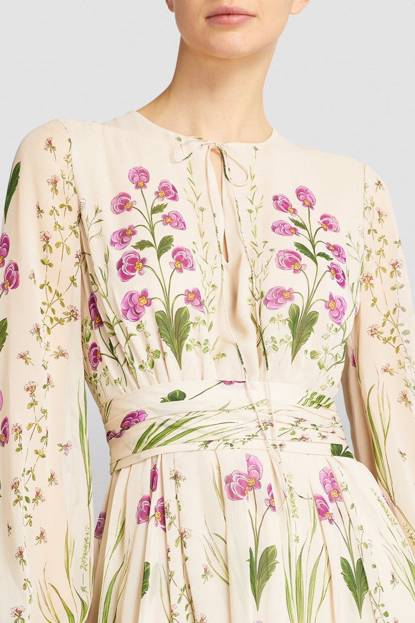 Vestido largo de manga larga con estampado floral 