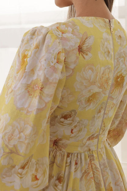 Vestido midi de manga larga con escote en V y estampado floral 