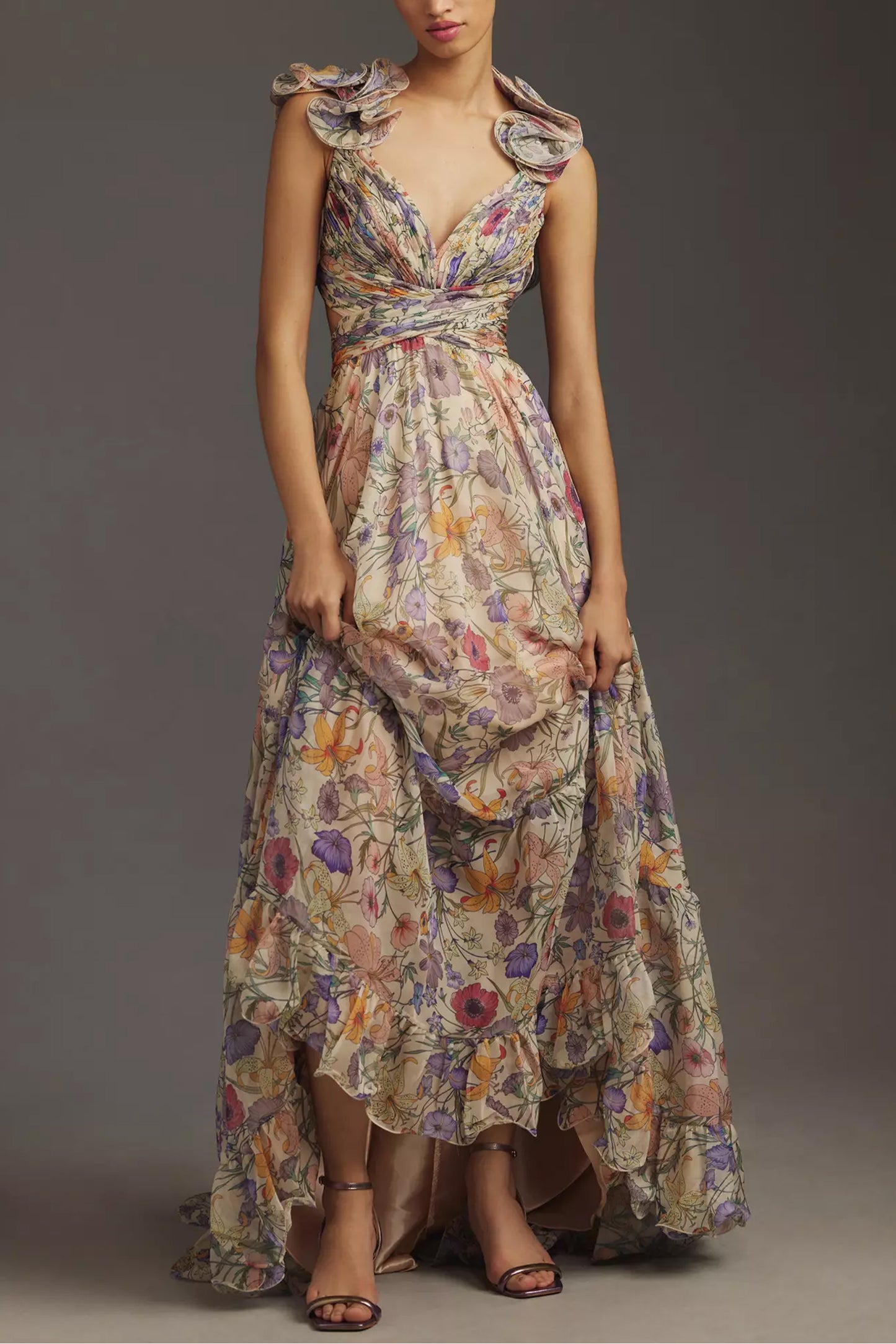 Vestido largo floral plisado con espalda descubierta y cordones 