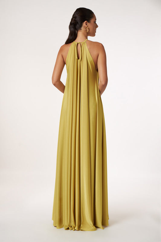 Vestido largo sin mangas con cuello halter y cordones 