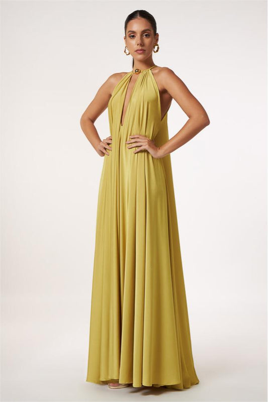 Vestido largo sin mangas con cuello halter y cordones 