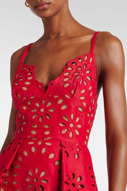 Vestido largo lencero con escote corazón de encaje 