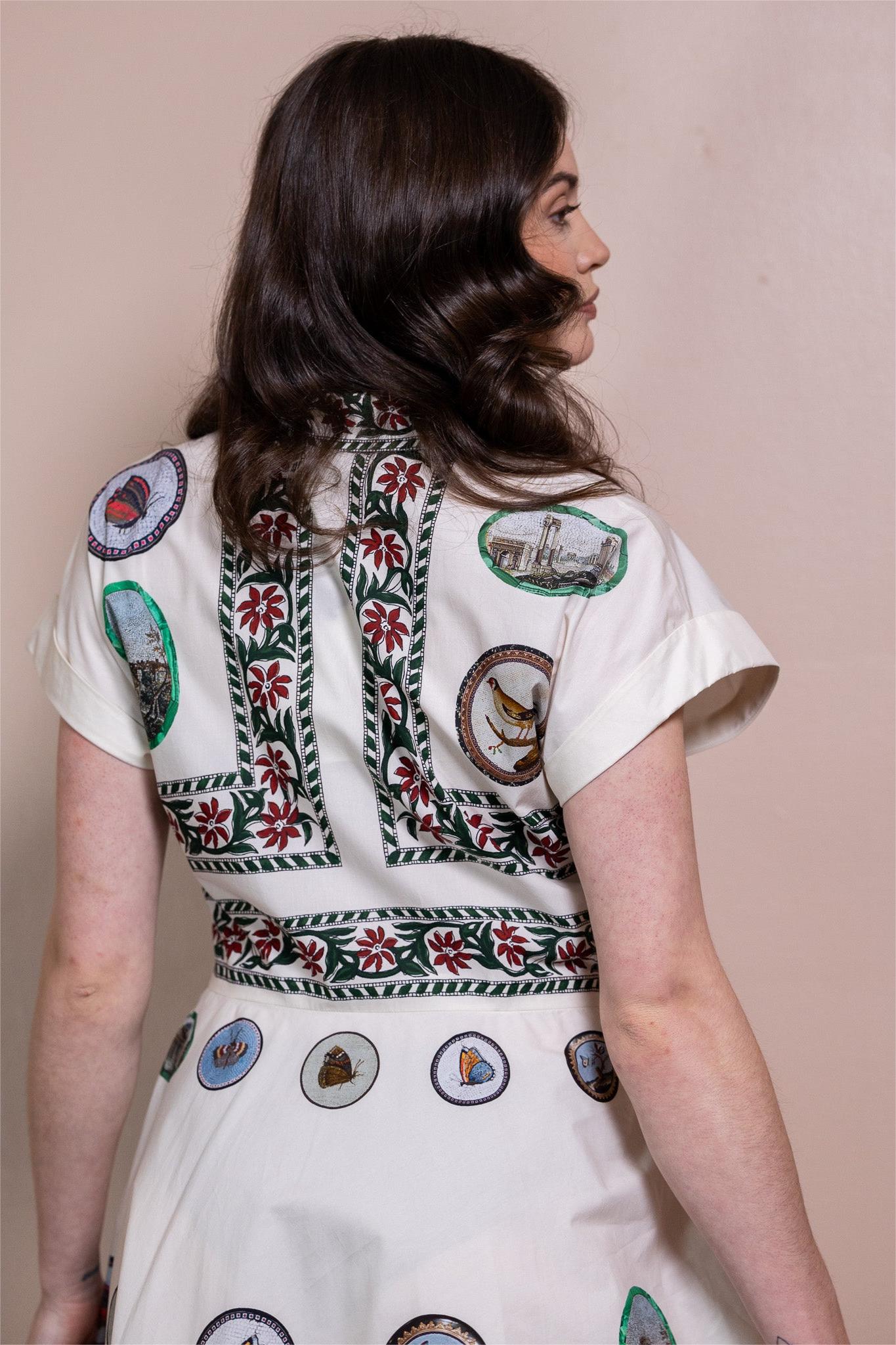 Vestido midi con botones y cuello camisero con estampado botánico 