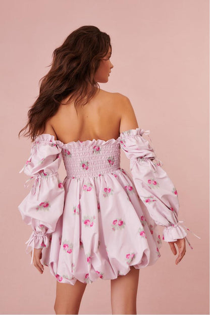 Minivestido con encaje y fruncido floral 