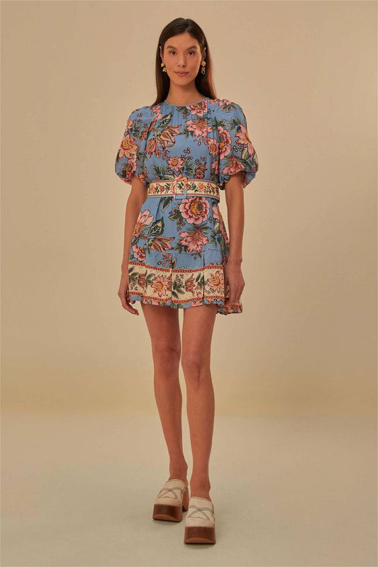 Minivestido floral con mangas abullonadas y cinturón 