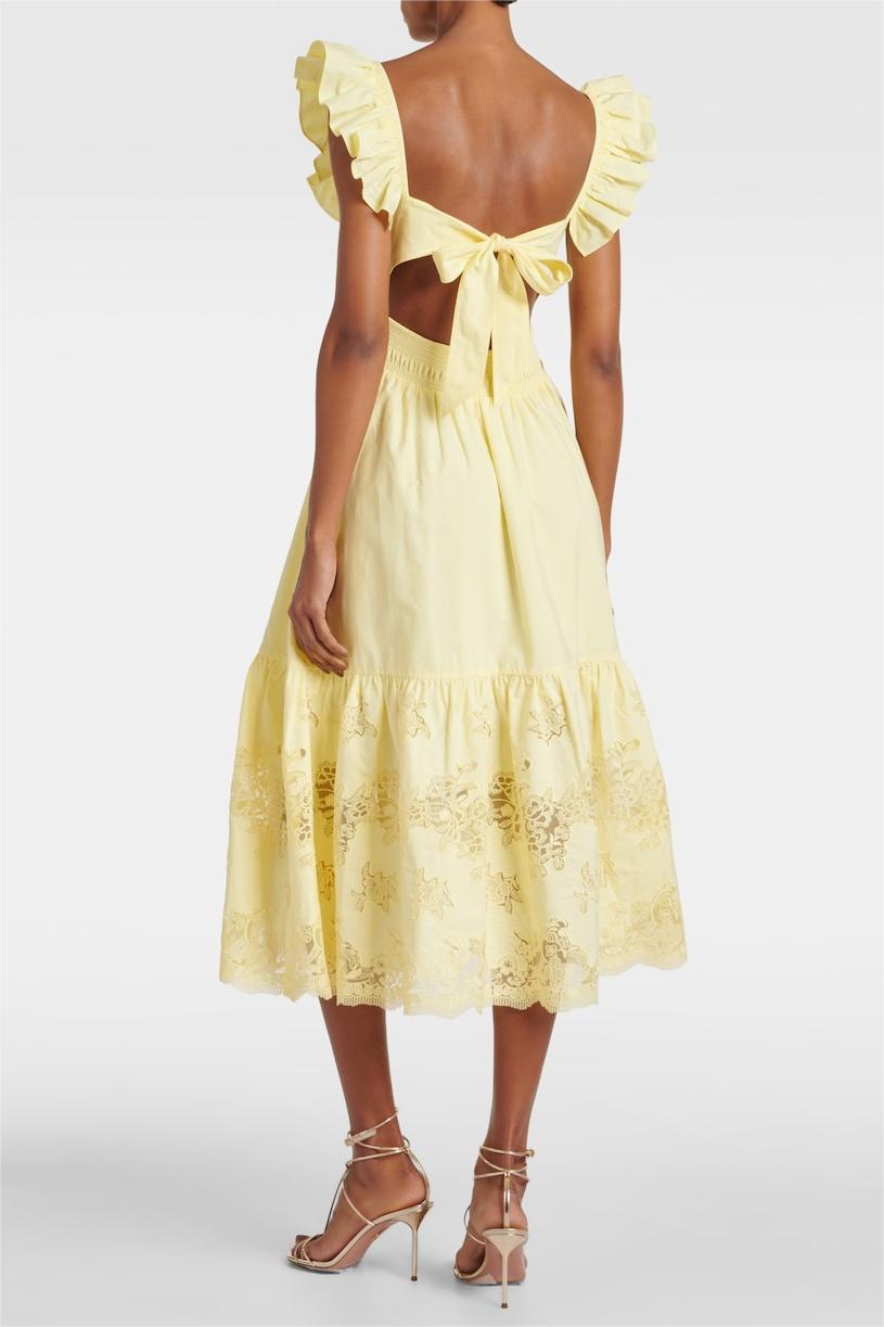 Vestido midi sin mangas con volantes y encaje bordado 