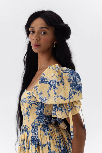 Vestido midi con cuello cuadrado y mangas abullonadas con flores 