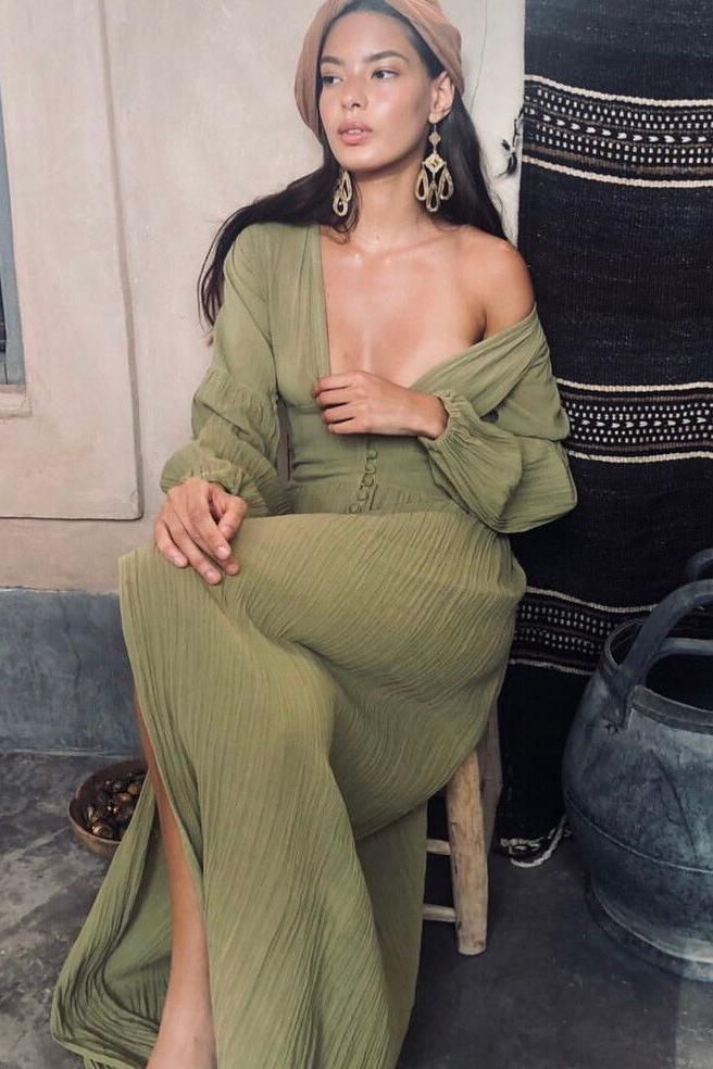 Vestido midi con cuello en V, mangas farol y botones, color verde 
