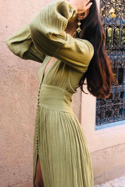 Vestido midi con cuello en V, mangas farol y botones, color verde 