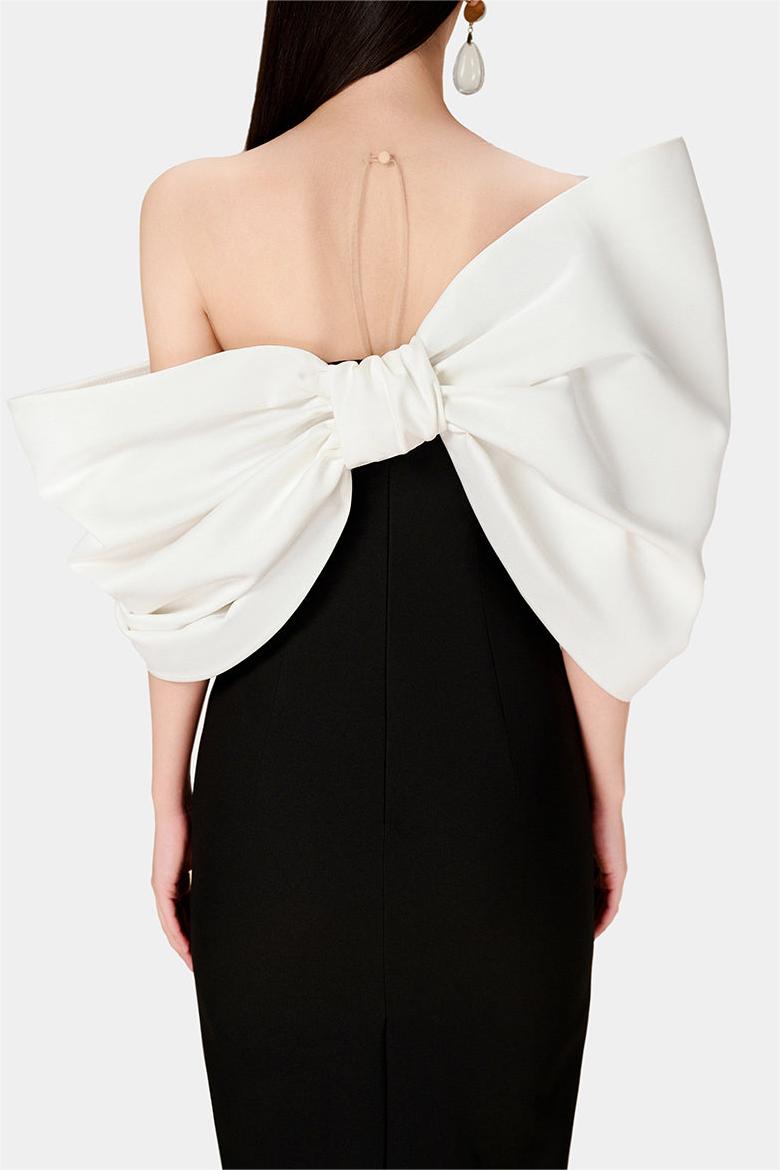 Vestido midi asimétrico con hombros descubiertos y lazo 