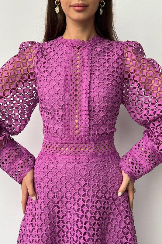 Vestido midi de encaje liso con mangas farol 