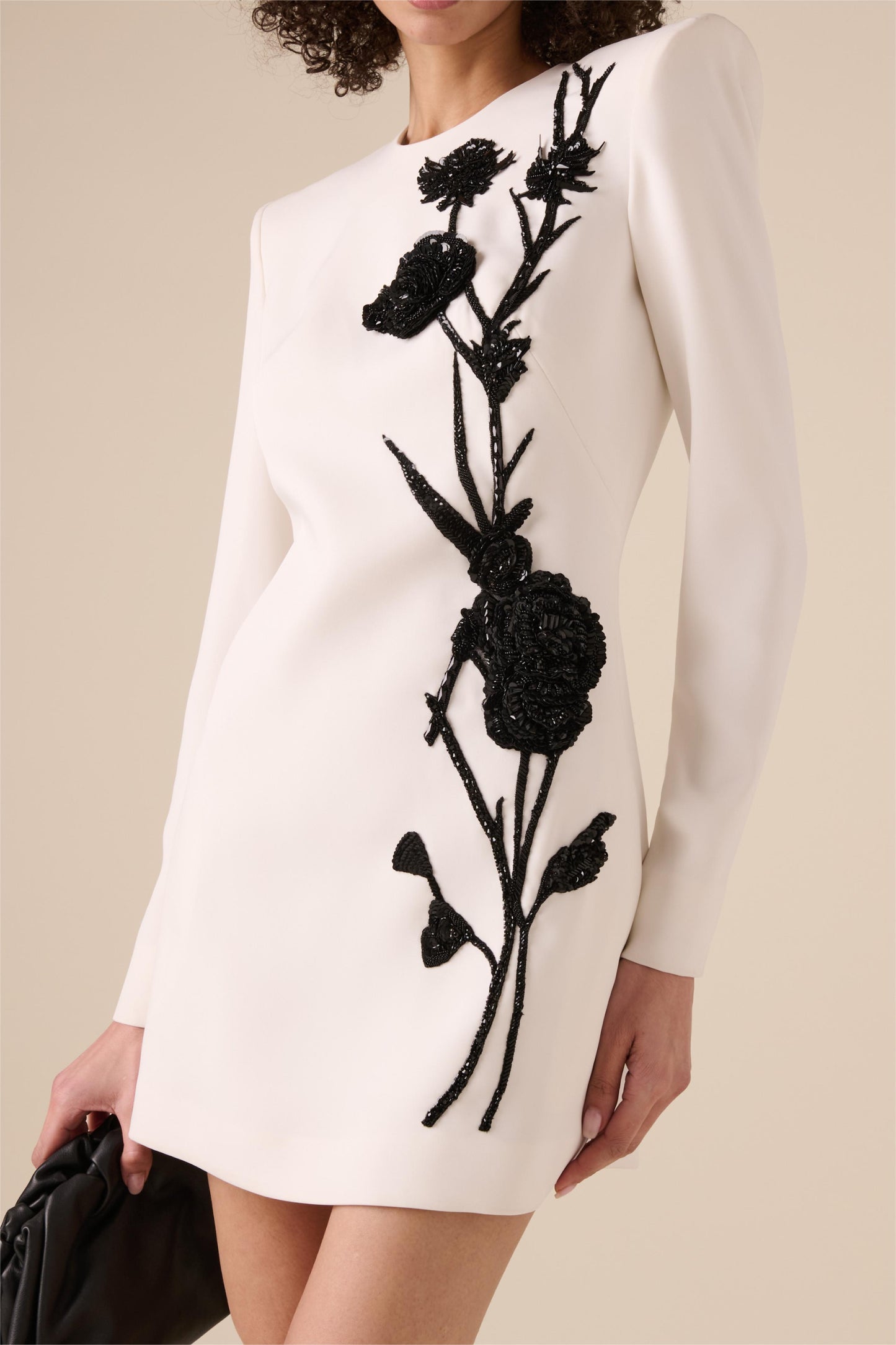 Minivestido floral con bordado de cuentas de uñas 