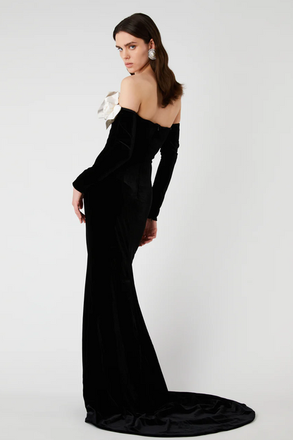 Vestido largo con hombros descubiertos y lazo floral 3D 