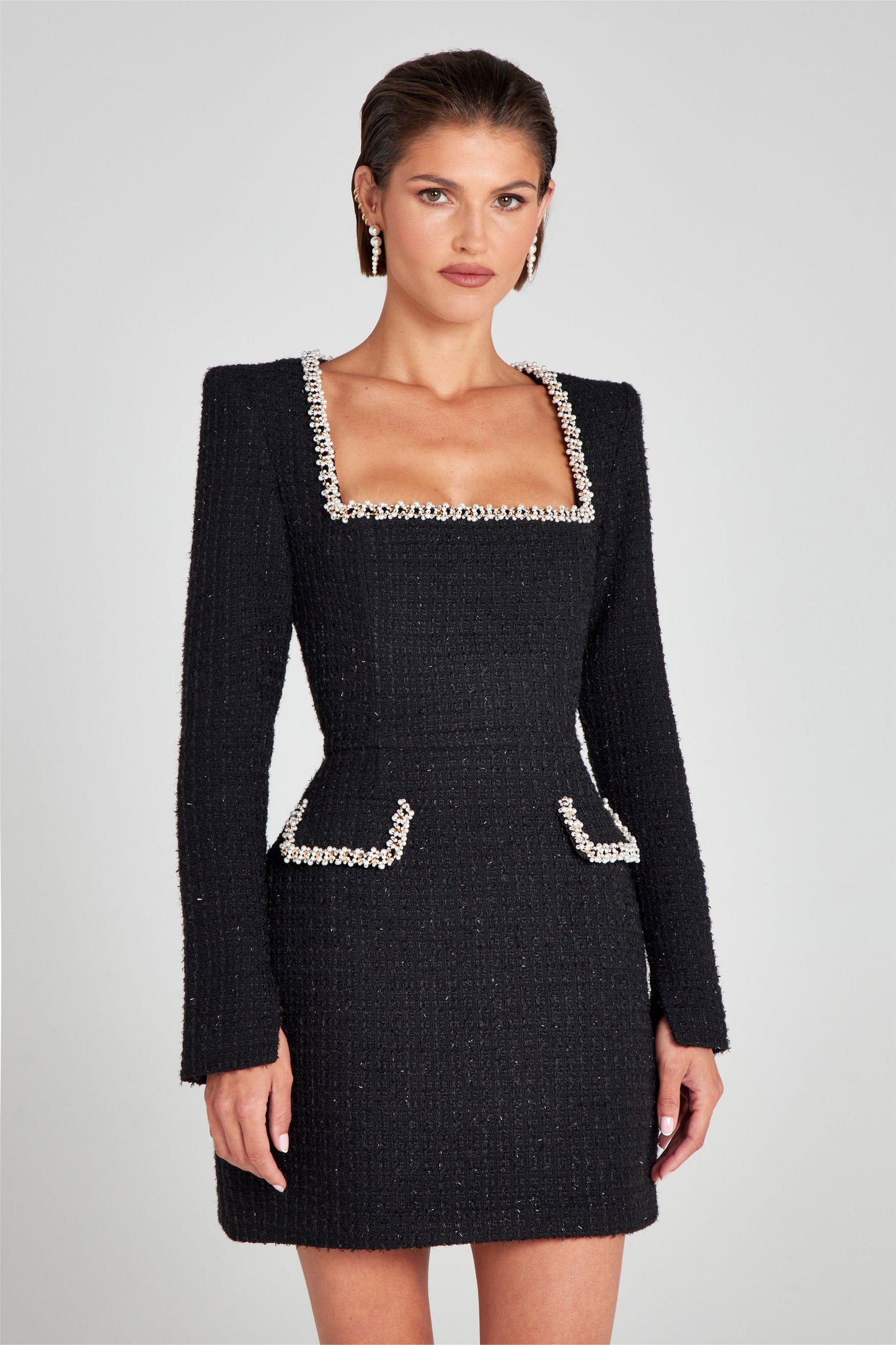 Minivestido de tweed con cuello cuadrado y perlas sintéticas 