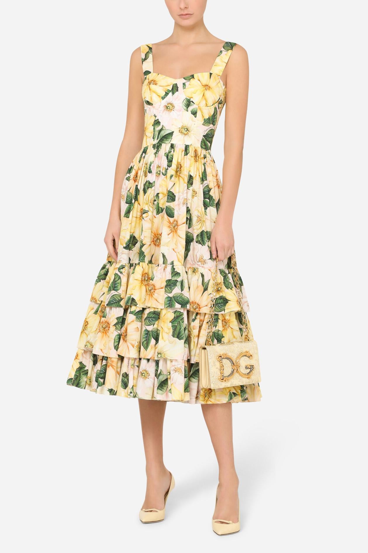 Vestido midi floral sin mangas con escote corazón 
