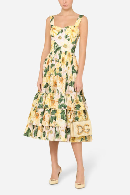 Vestido midi floral sin mangas con escote corazón 