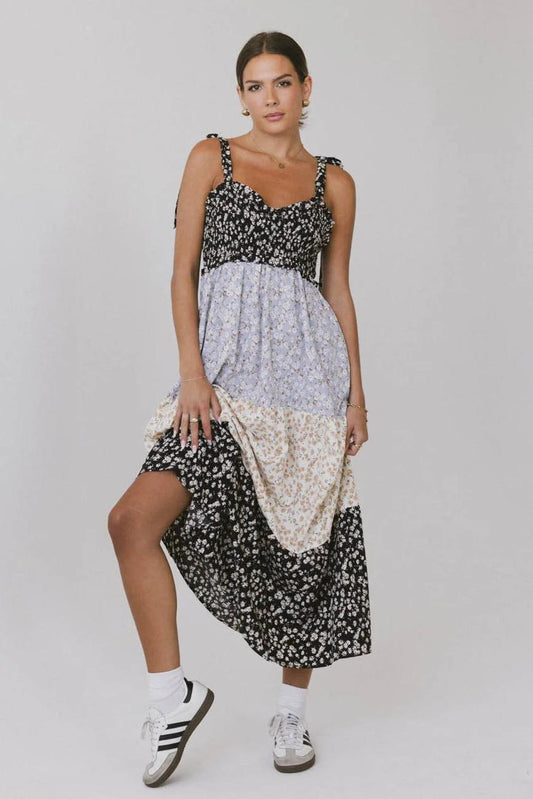 Vestido midi con volantes y estampado floral 
