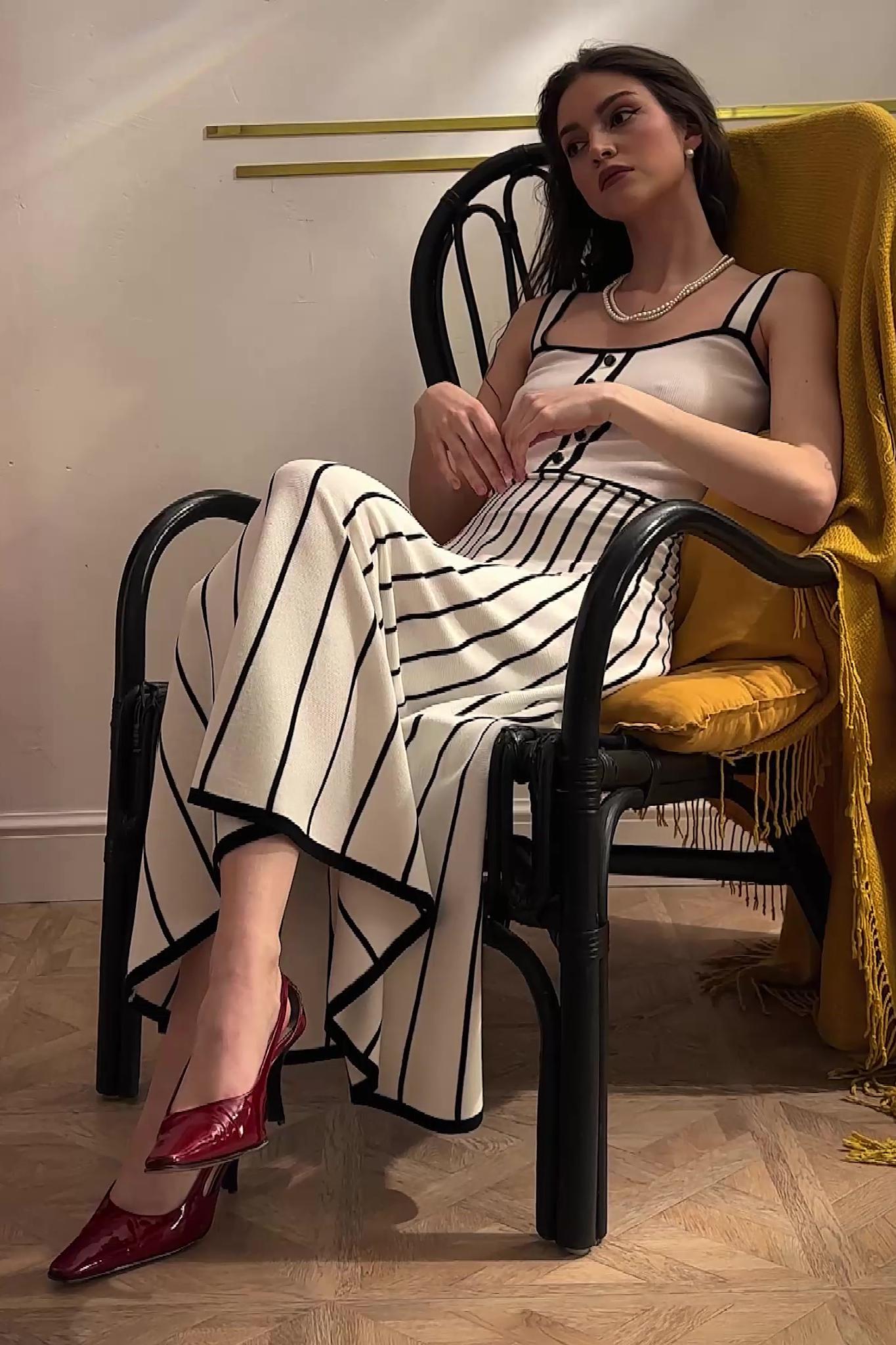 Vestido midi de punto con tirantes finos Pag 