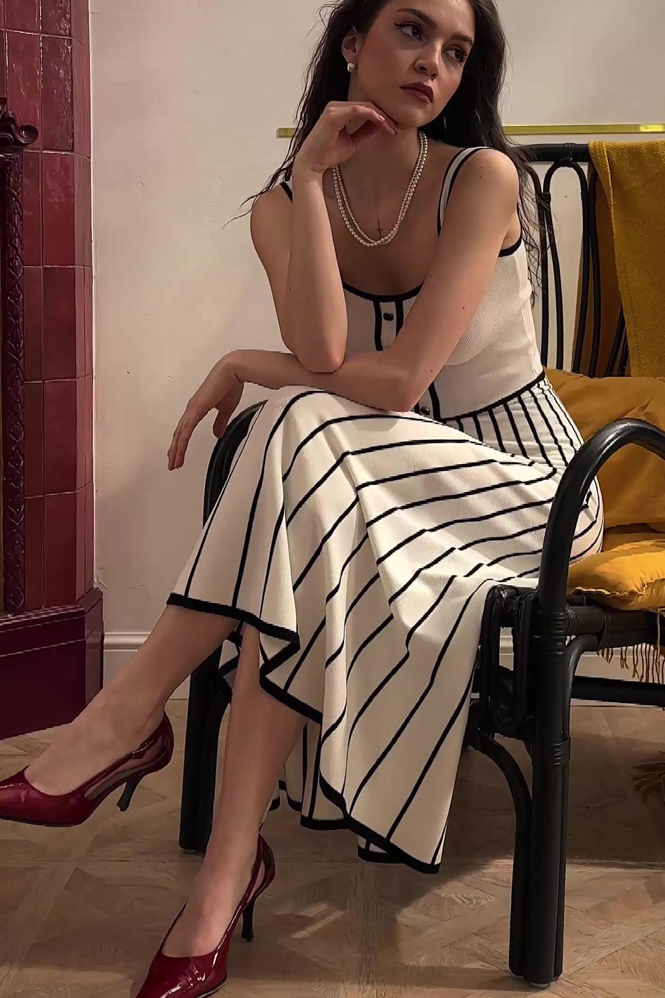 Vestido midi de punto con tirantes finos Pag 