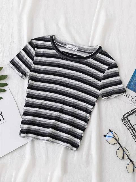 Nueva camiseta para mujer, camisetas de rayas arcoíris, camiseta ajustada, camiseta Harajuku, camiseta coreana de manga corta de verano, ropa femenina, tops