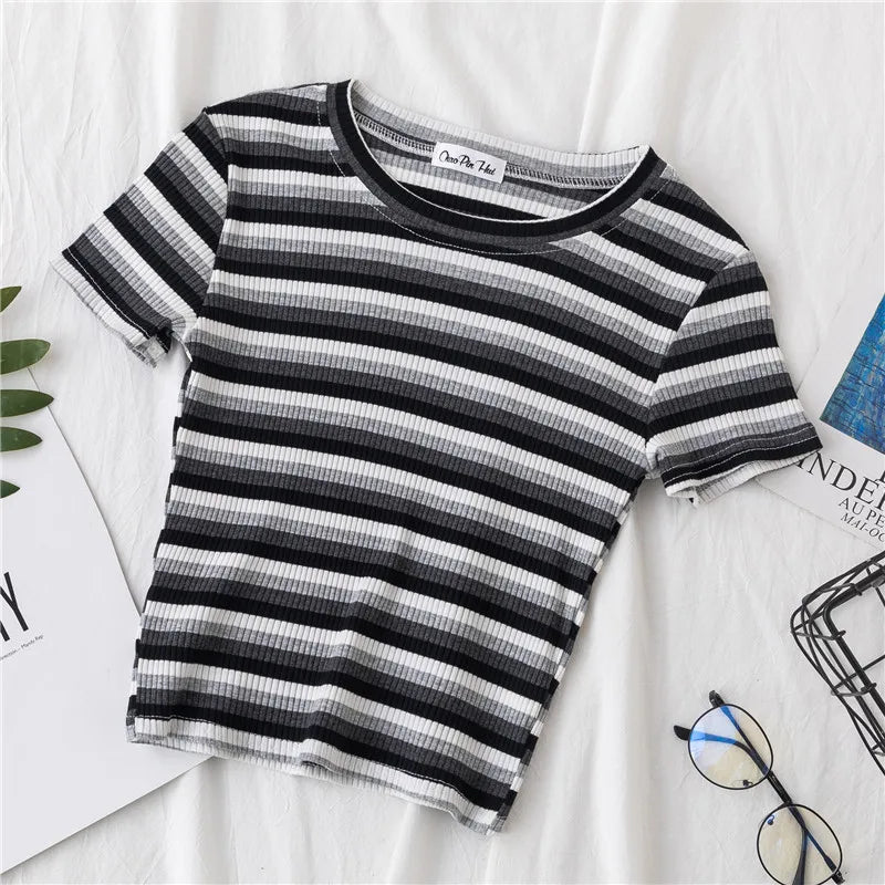 Nueva camiseta para mujer, camisetas de rayas arcoíris, camiseta ajustada, camiseta Harajuku, camiseta coreana de manga corta de verano, ropa femenina, tops