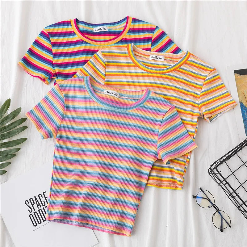 Nueva camiseta para mujer, camisetas de rayas arcoíris, camiseta ajustada, camiseta Harajuku, camiseta coreana de manga corta de verano, ropa femenina, tops