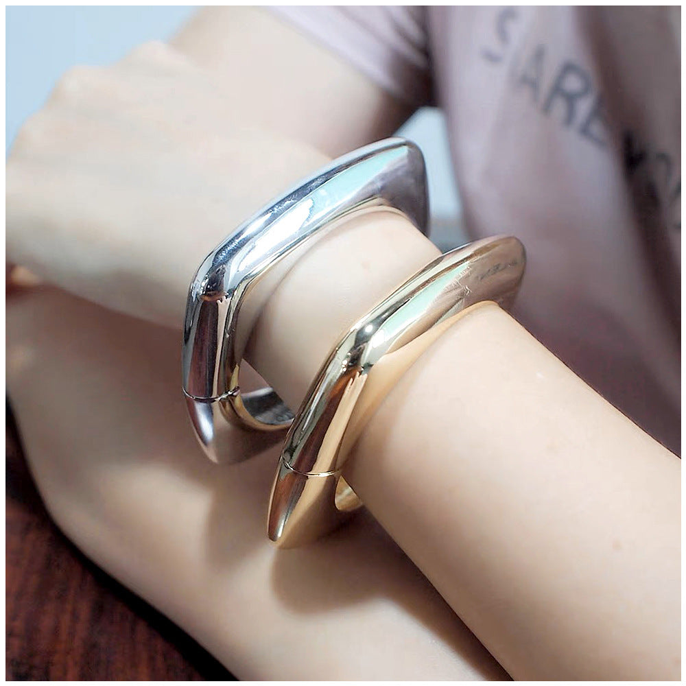 NovaSquare - Bold Geometric Hinged Bangle