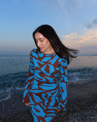 Vestido largo ajustado de jacquard con escote redondo y mangas acampanadas para mujer, con parte inferior de sésamo vertical, para otoño e invierno.