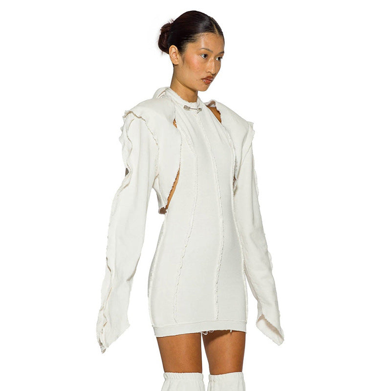 Conjunto de vestido corto con capucha y manga larga con cuello halter, espalda descubierta y rotos para mujer