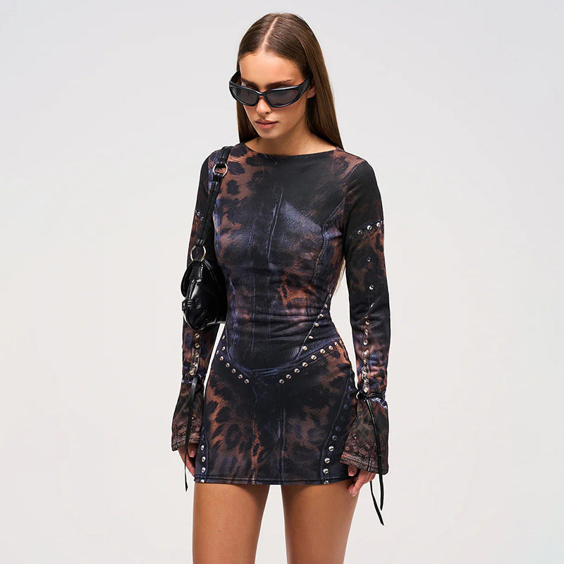 Ropa de mujer con estampado de posicionamiento, corte ajustado, manga larga, corte estrecho y corto