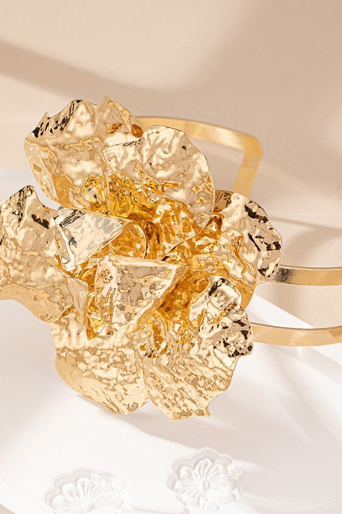 Brazalete de flor de metal 