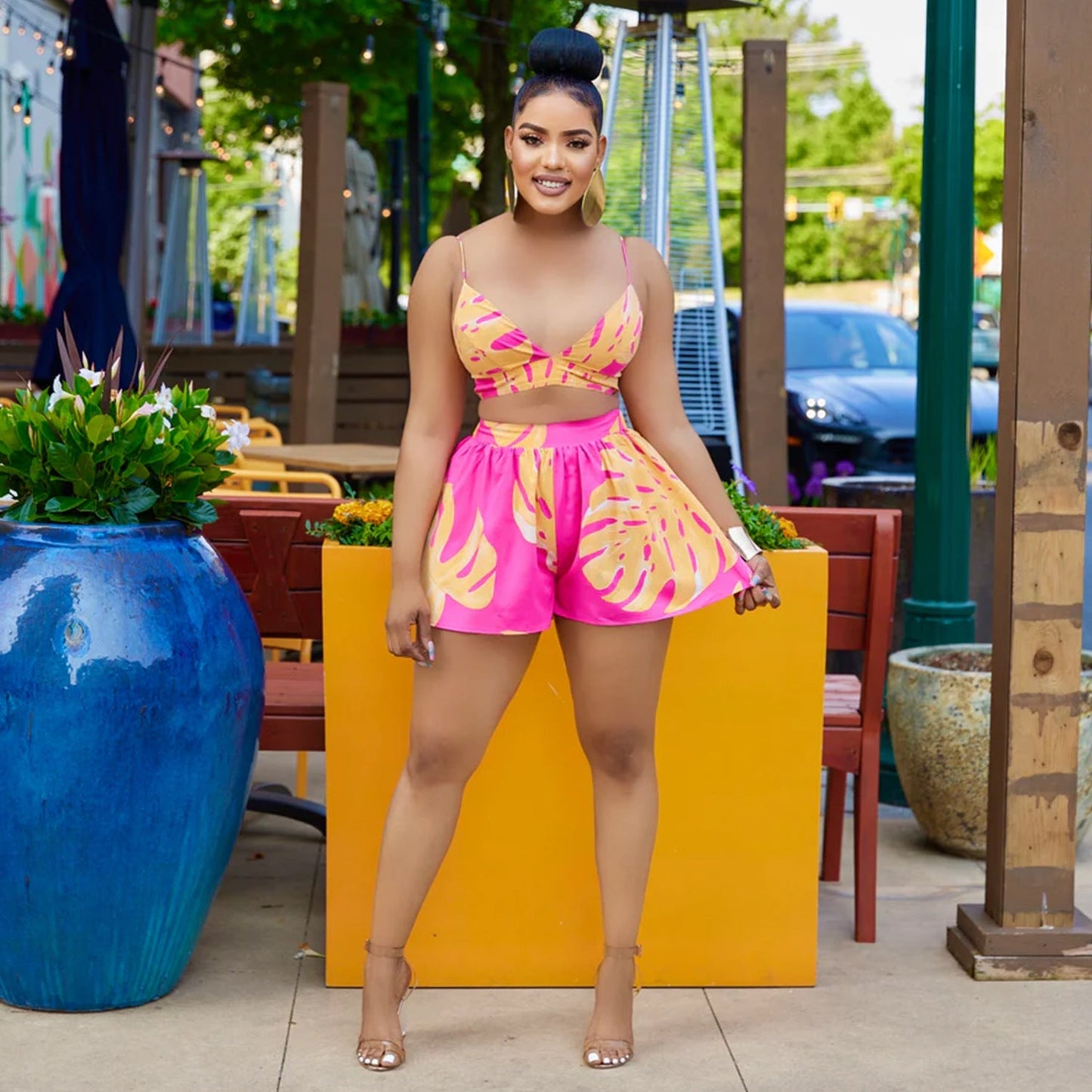 Conjunto de tres piezas de camiseta y pantalones cortos con estampado digital sexy para mujer de verano