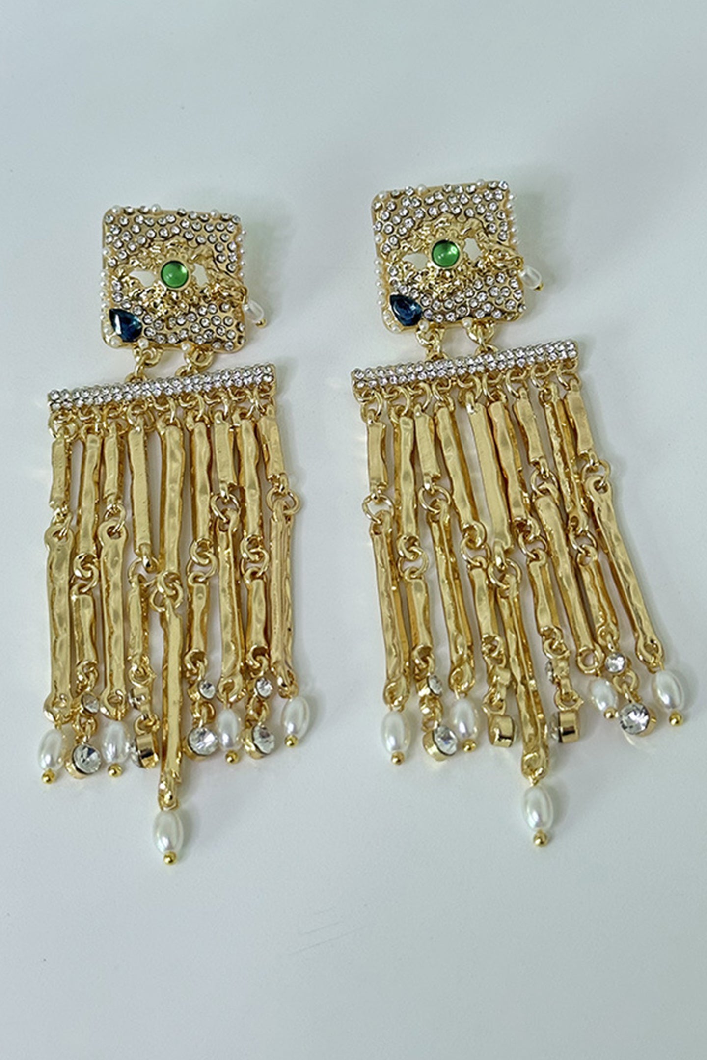 Pendientes colgantes con borlas y ojos de gemas 