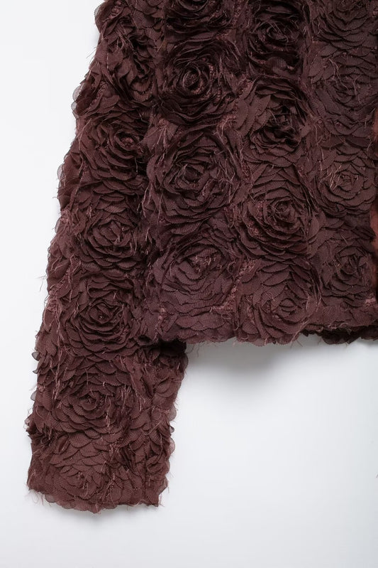 Chaqueta corta con apliques florales 