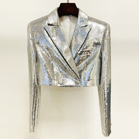 Conjunto de dos piezas de traje corto con falda de longitud media y brillantes con estampado de tela revestida metálica