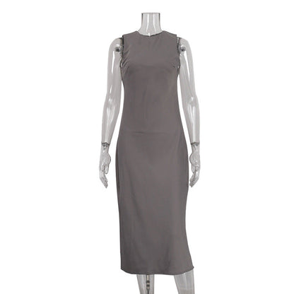 Vestido tipo chaleco sin mangas con cuello alto, color liso, corte entallado, base adelgazante, vestido largo