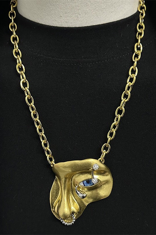 Collar con colgante de mascarilla exagerada 