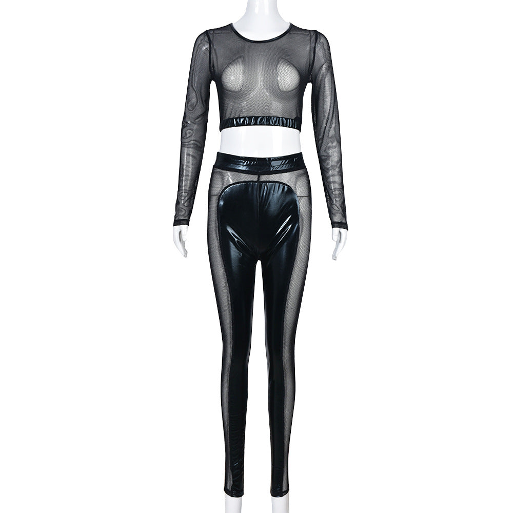 Conjunto de ropa de primavera para mujer con costuras de malla de color liso y transparente.