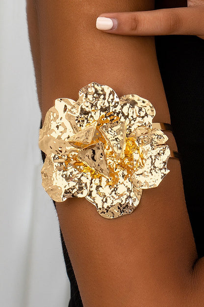 Brazalete de flor de metal 
