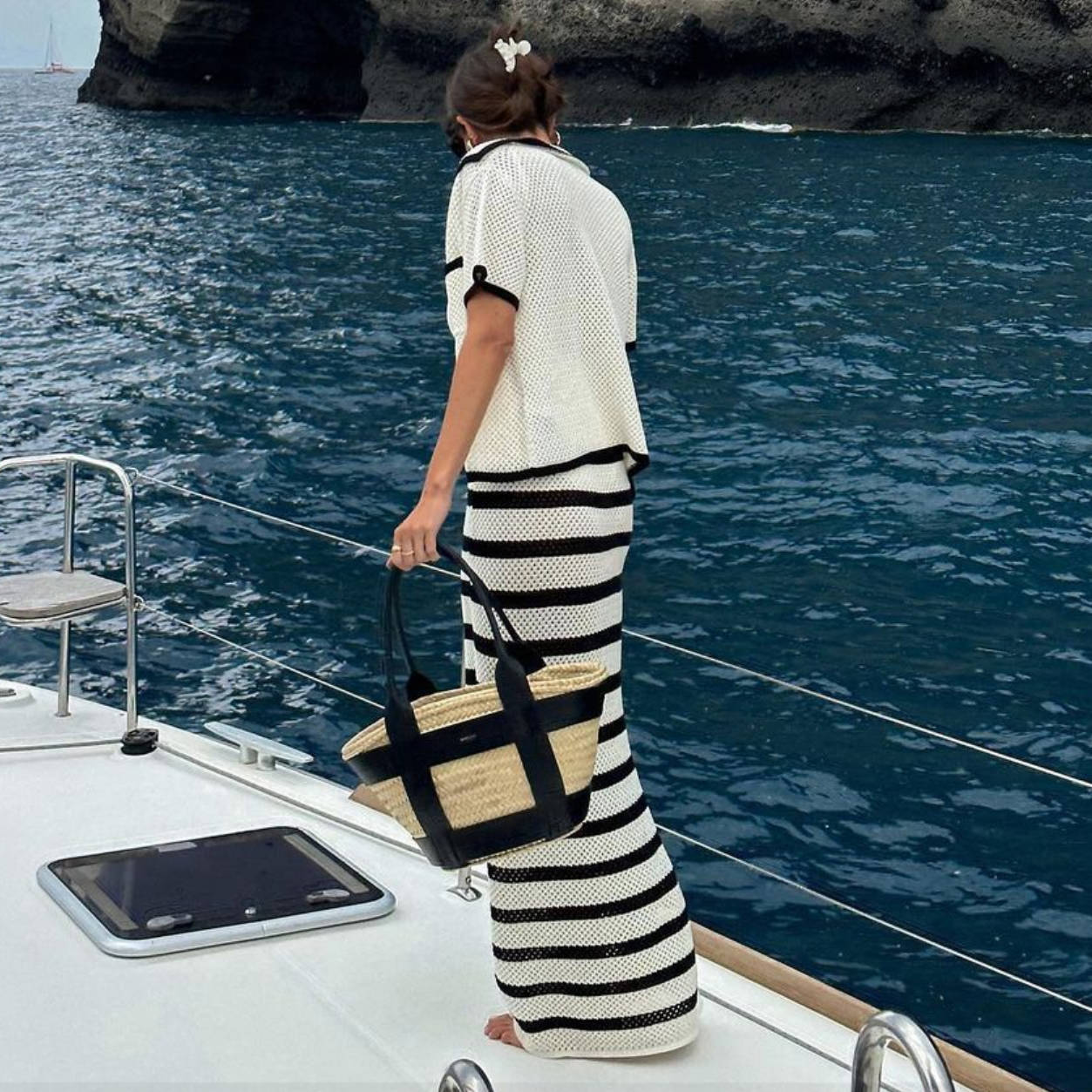 Traje de playa bohemio con cuello a rayas y bolsillo de manga corta, falda larga de color contrastante para mujer