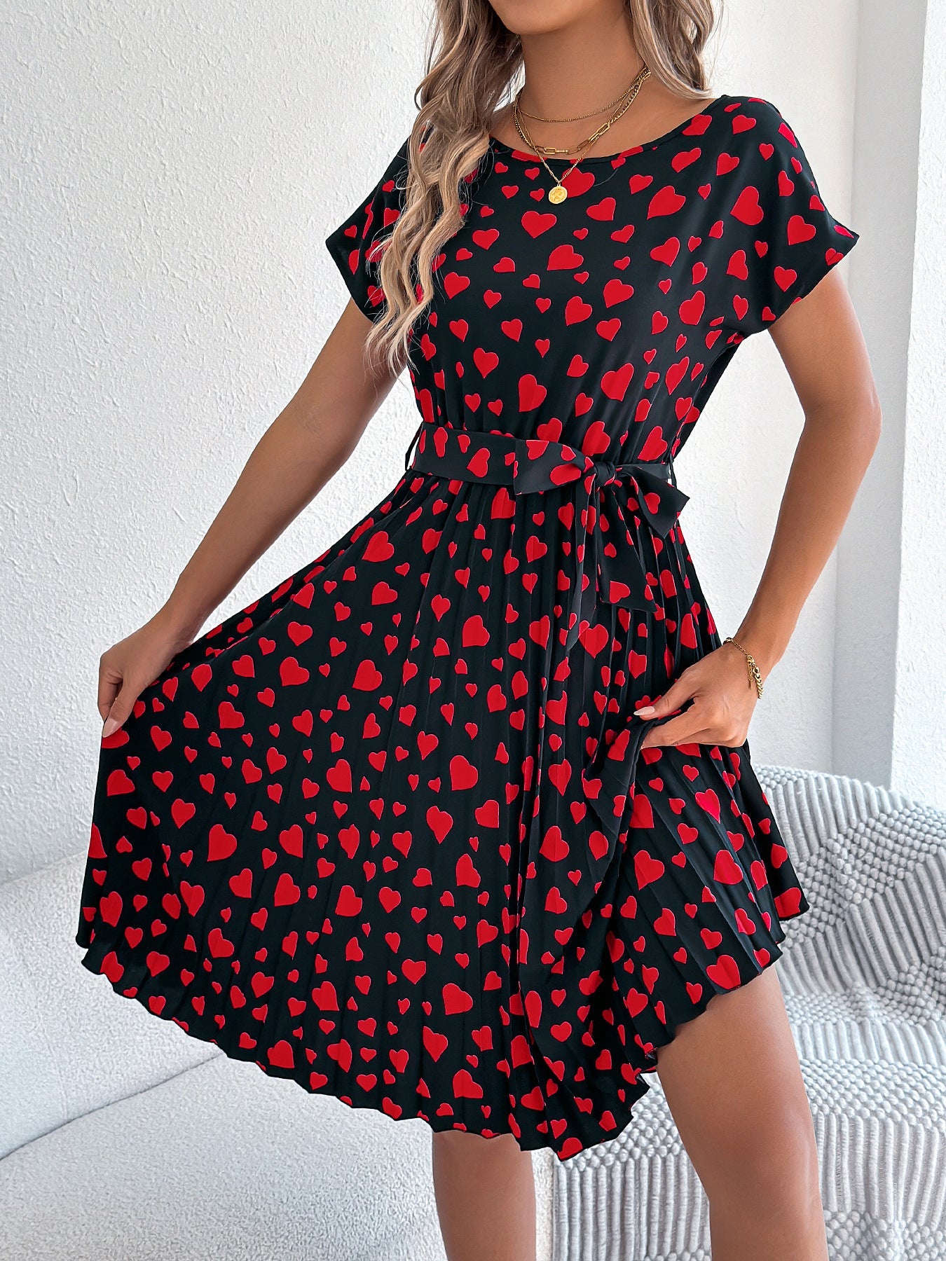 Vestido plisado de manga corta con cintura ajustada para mujer, informal, con contraste de colores y corazón, ideal como regalo de San Valentín, primavera y verano