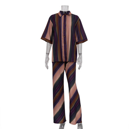 Conjunto de dos piezas de camisa y pantalones de cintura alta con estampado a rayas de manga cinco cuartos para mujer