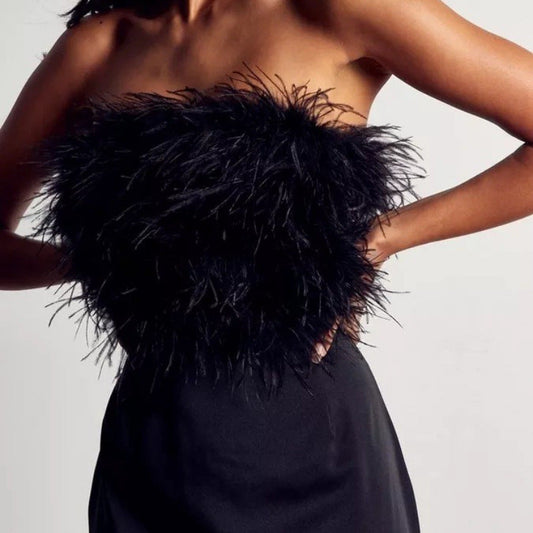 Vestido de otoño-invierno sin espalda, con plumas, tubo superior, sexy, irregular, asimétrico, con vuelo