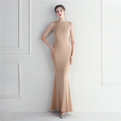 Vestido largo de cola de pez con cuentas para dama de honor invitada a la boda